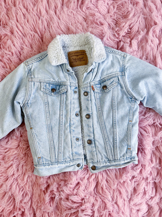 Light wash sherpa size 7Y - runs small