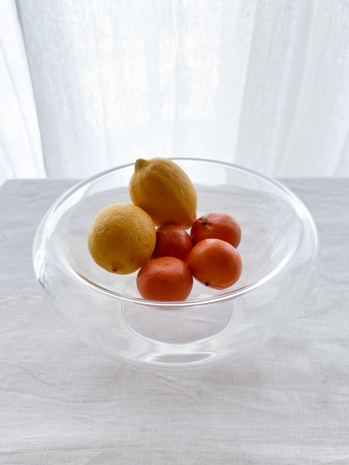 Glass fruitbowl