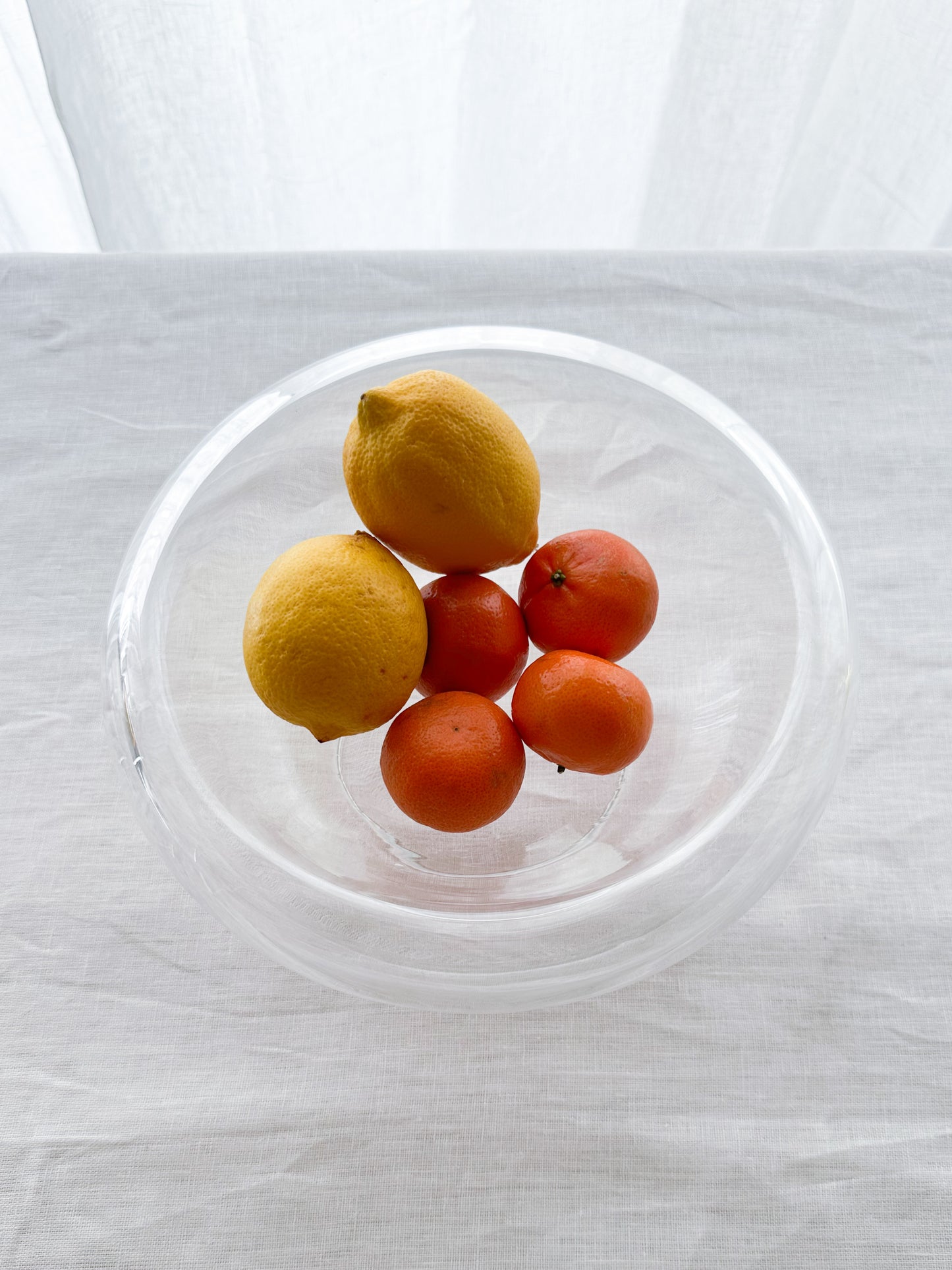 Glass fruitbowl