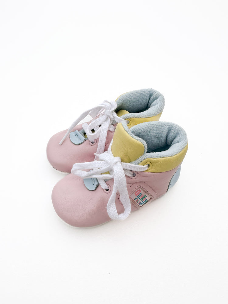 Baby shoes size 3M